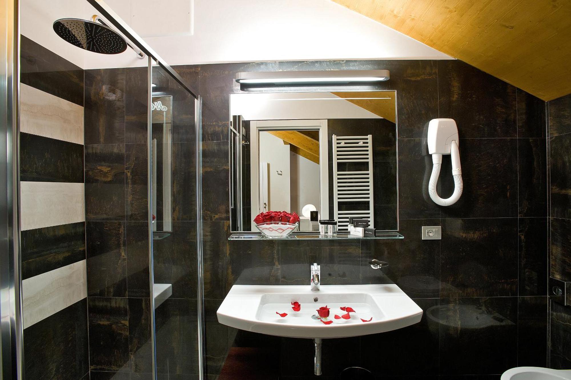 Hotel Coppe Trieste - Boutique Hotel Стая снимка